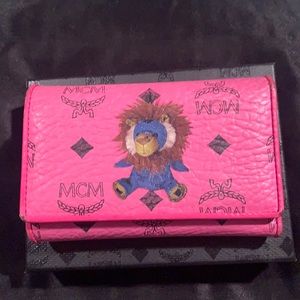 MCM LIMITED EDITION Medium Wallet Soft Pink Lion